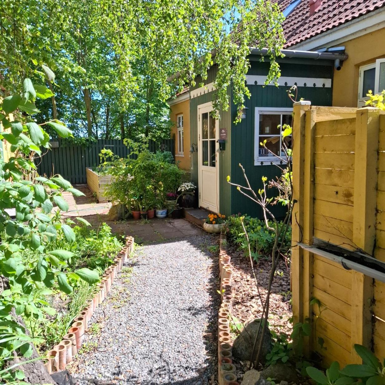 The 'Loft' Apartment- "Den Gule Svane" Guest House - Near Ronne & Beach 외부 사진